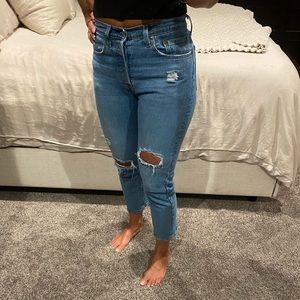 Levi’s 501 cropped distressed jeans woman’s size 27